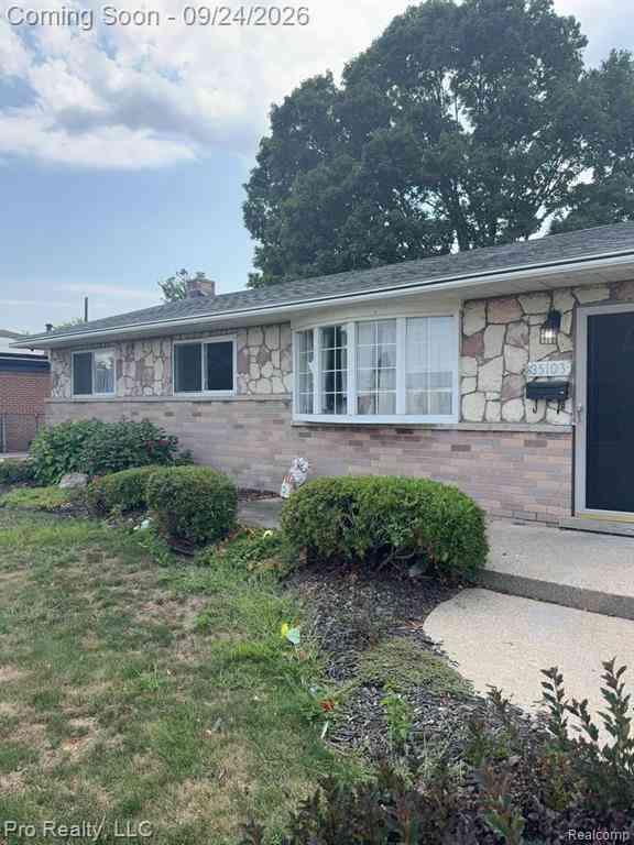 Homes For Sale - 35103 Bayview Street <br/> Westland, MI 48186