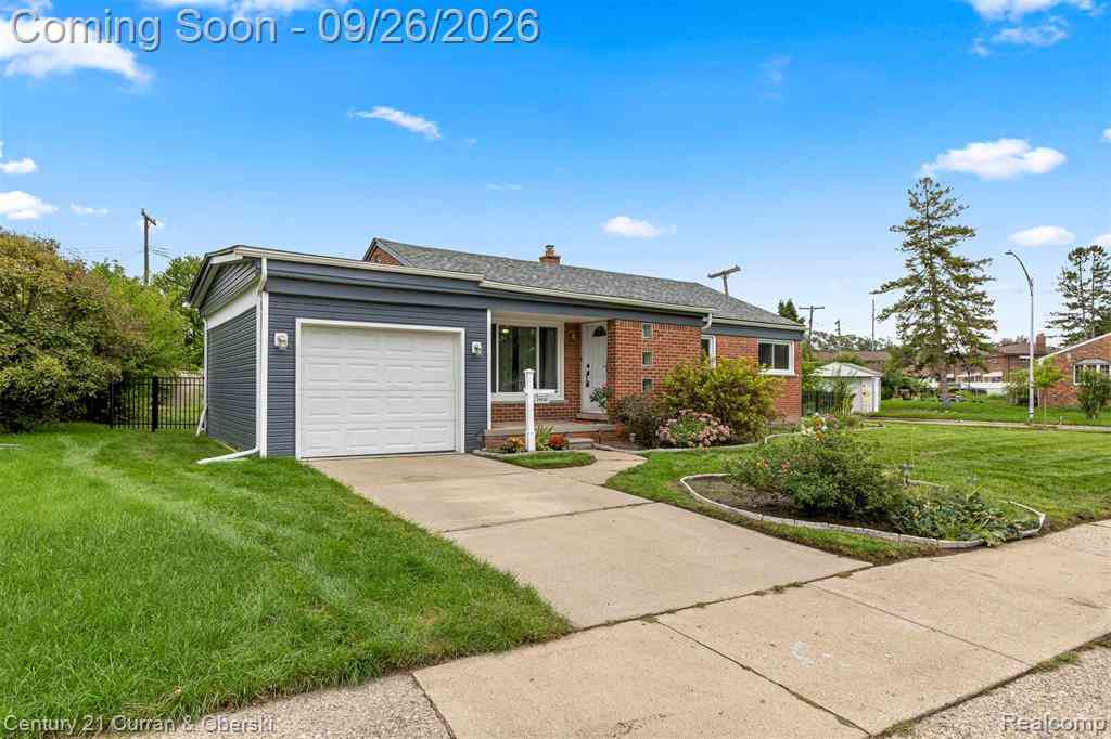Homes For Sale - 29530 Robert Drive <br/> Livonia, MI 48150