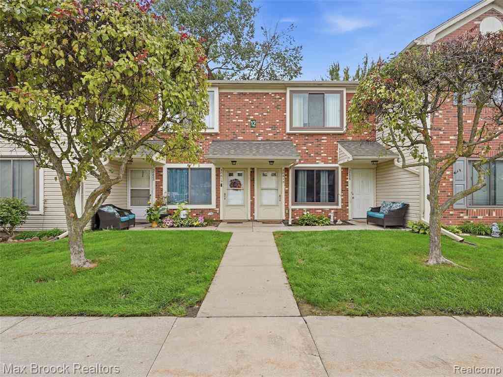 Condo For Sale - 30613 Hidden Pines Lane <br/> Roseville, MI 48066