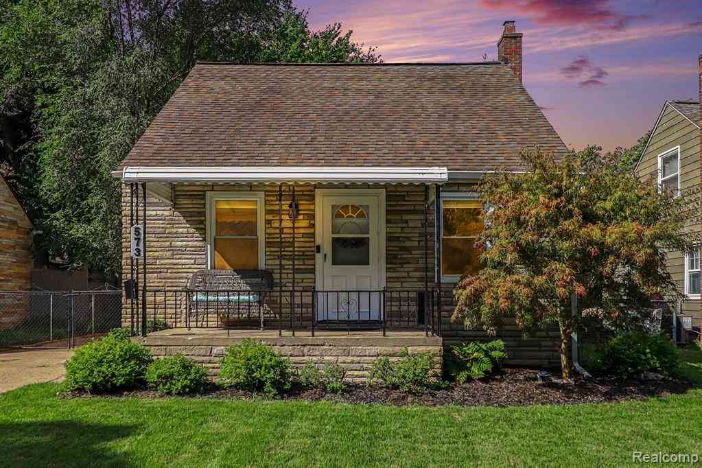 Homes For Sale - 573 Flowerdale Street <br/> Ferndale, MI 48220