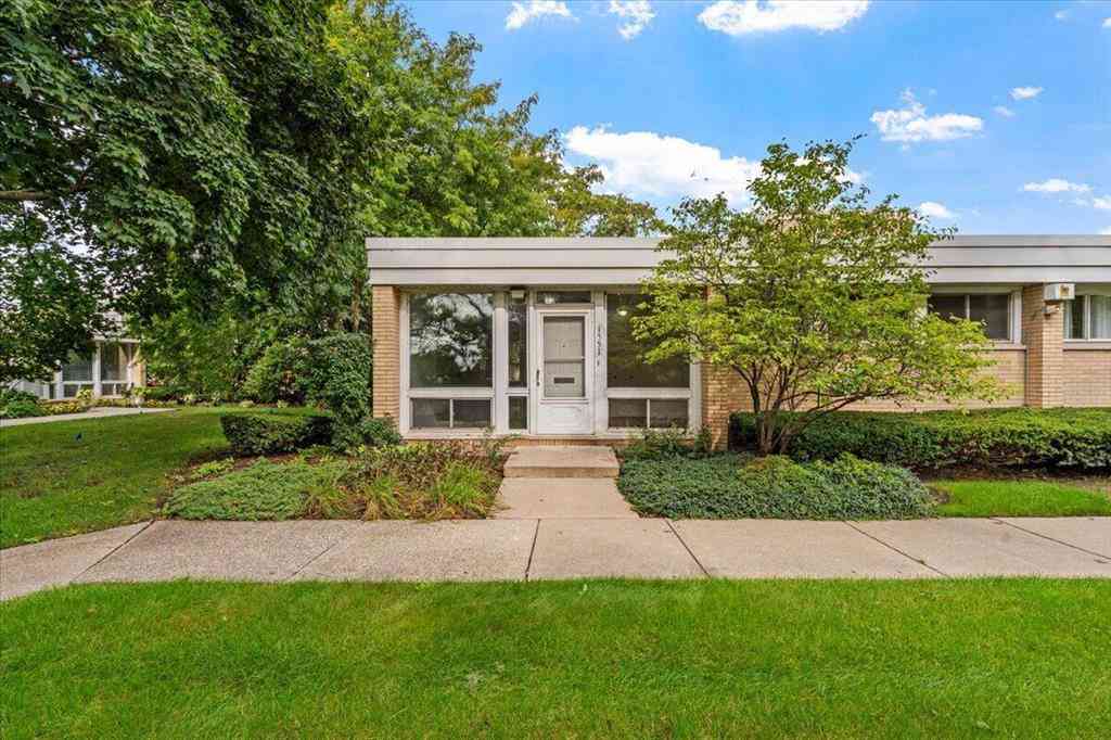 Condo For Sale - 1551 Chateaufort Place <br/> Detroit, MI 48207