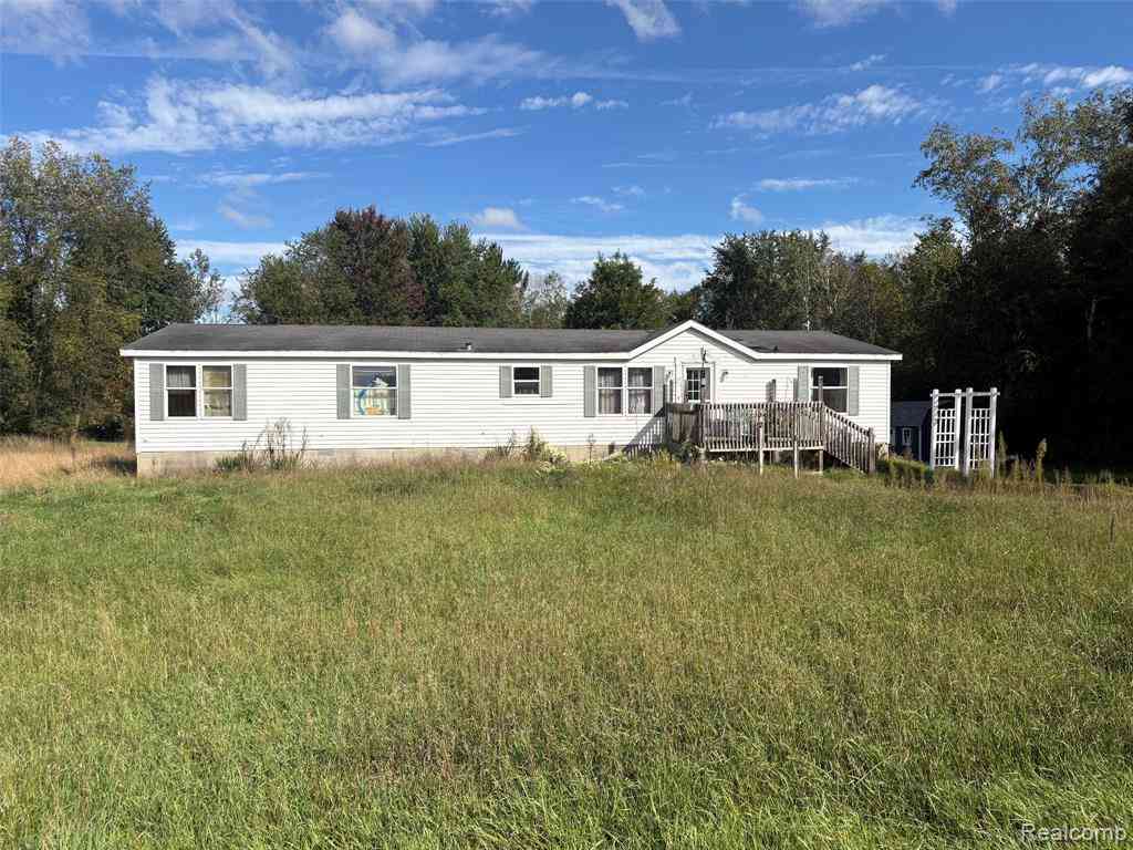 Homes For Sale - 9381 21 Mile Ne Road <br/> Sand Lake, MI 49343