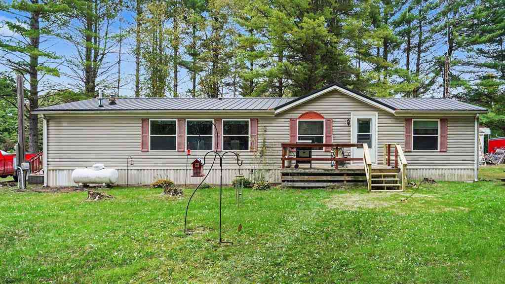 Homes For Sale - 936 N Coleman Road <br/> Midland County, Shepherd, MI 48883