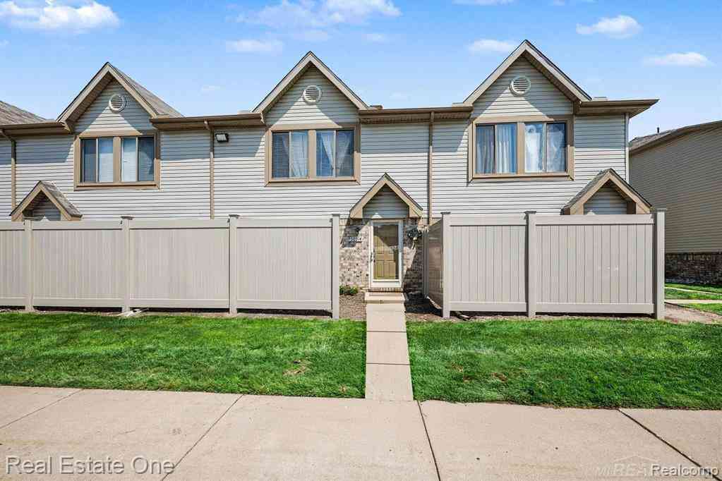Condo For Rent - 50514 N Bay Run Drive <br/> Chesterfield, MI 48047