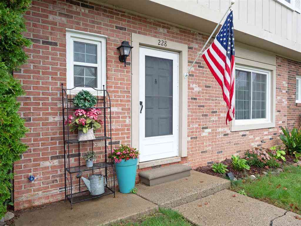 Condo For Sale - 228 Riverbend Drive <br/> Milan, MI 48160