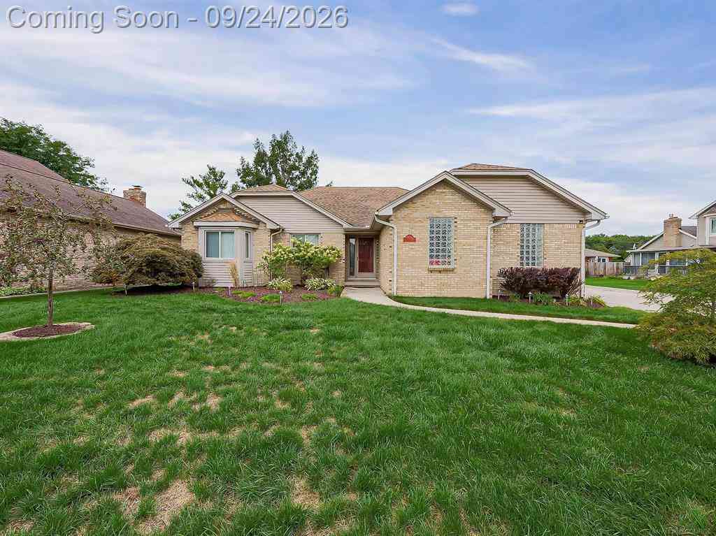 Homes For Sale - 33785 Farmview Lane <br/> Macomb County, Fraser, MI 48026