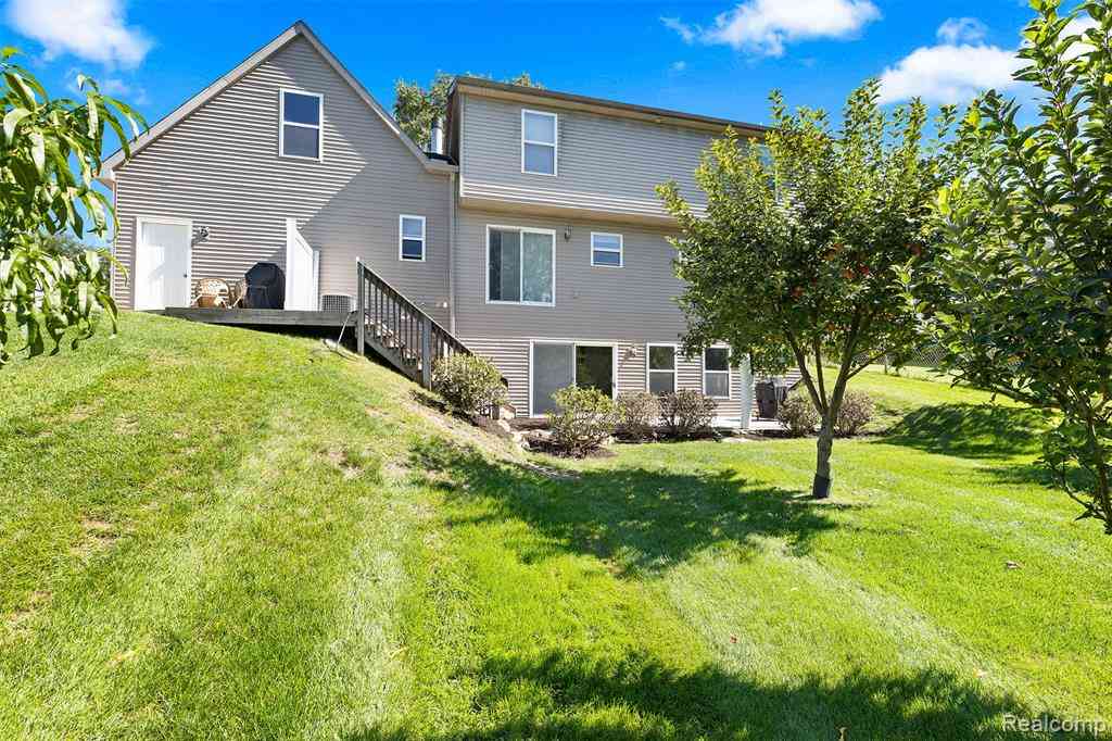 Homes For Rent - 2772 Greg Avenue <br/> Brighton, MI 48114