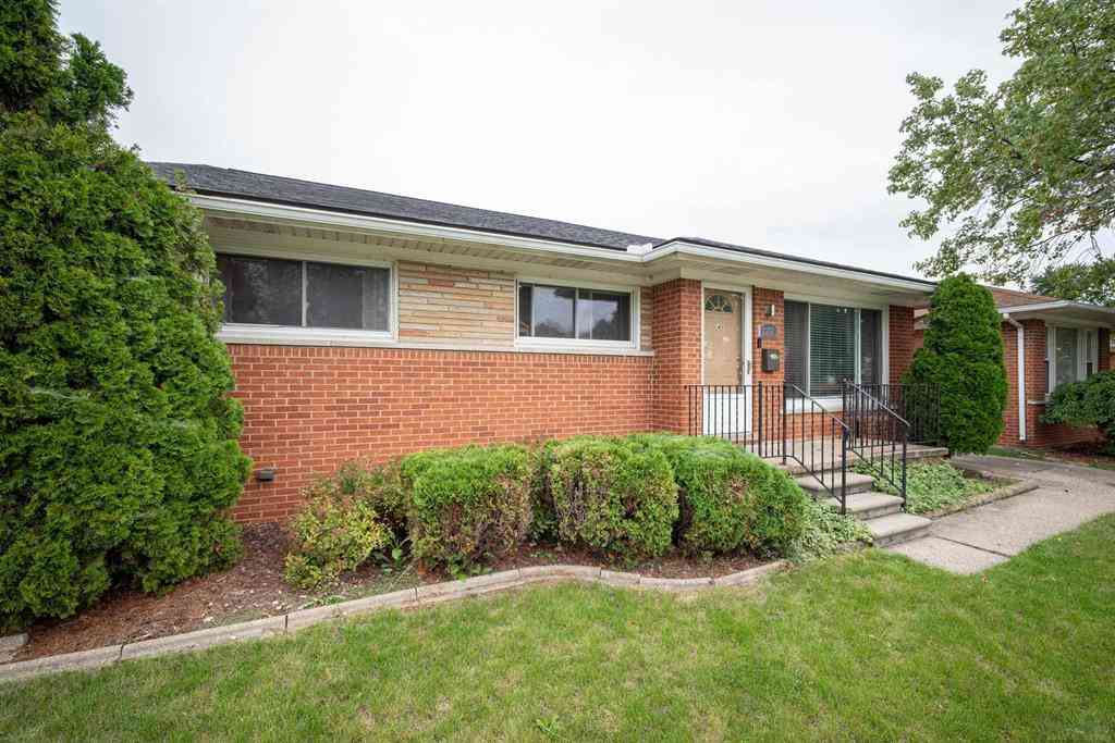 Homes For Sale - 22725 Amherst Street <br/> Saint Clair Shores, MI 48081