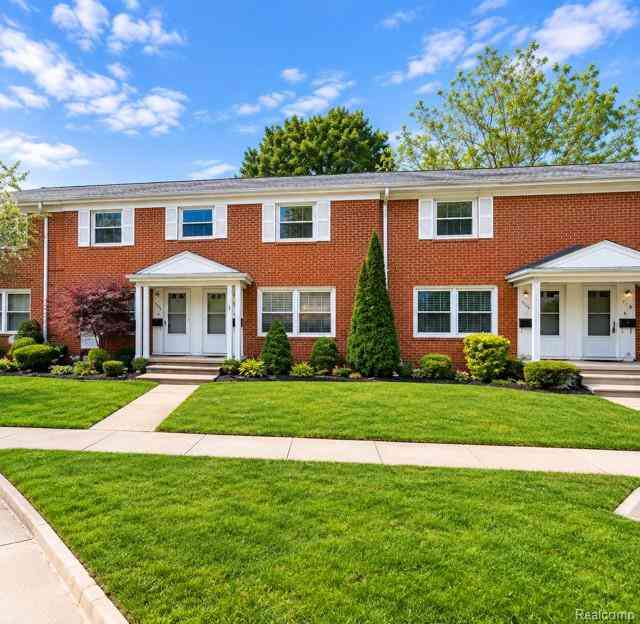 Condo For Rent - 6882 Country Lane <br/> Wayne County, Dearborn Heights, MI 48127