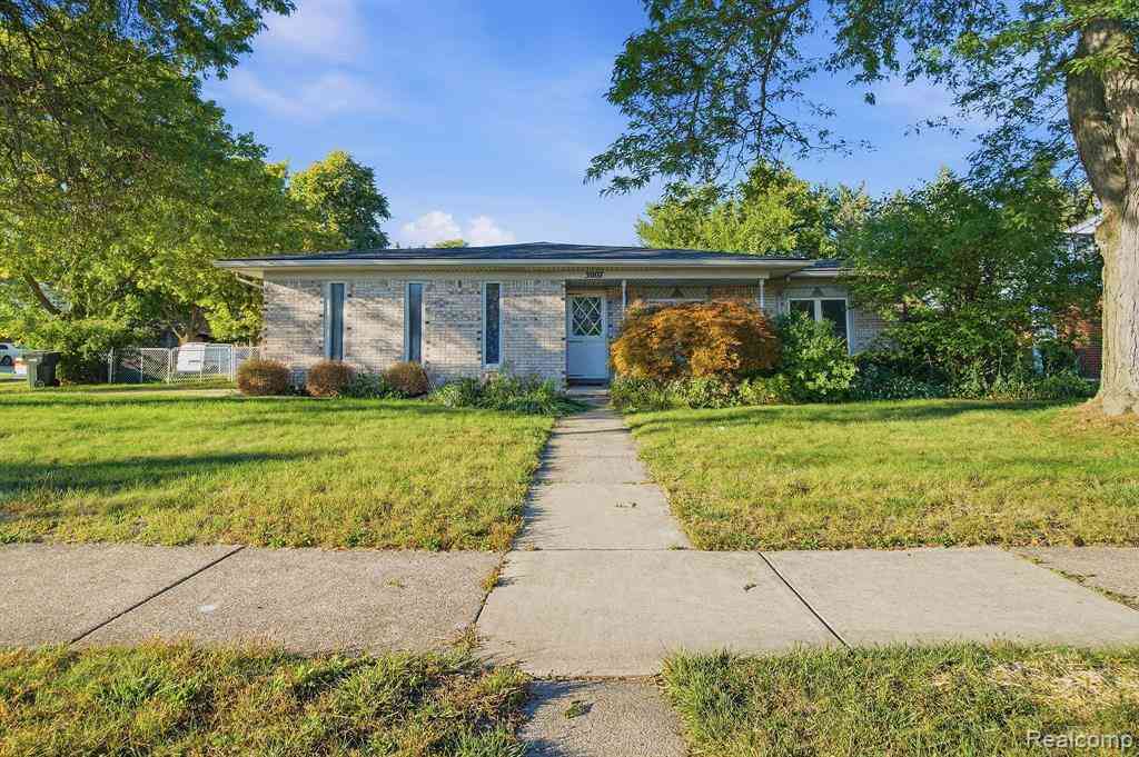 Homes For Rent - 3007 Warrington Drive <br/> Sterling Heights, MI 48310