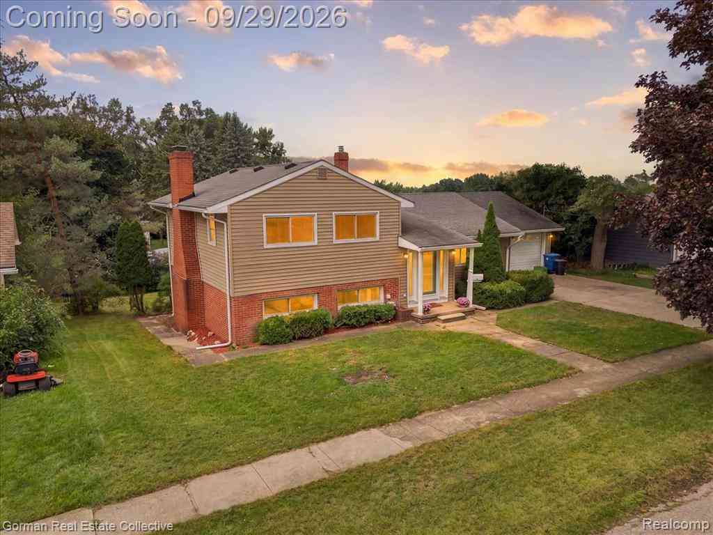 Homes For Sale - 11 Jersey Street <br/> Oakland County, Oxford, MI 48371