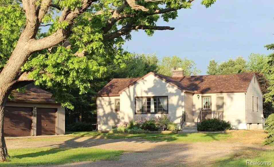 Homes For Sale - 6289 Whitmore Lake Road <br/> Whitmore Lake, MI 48189