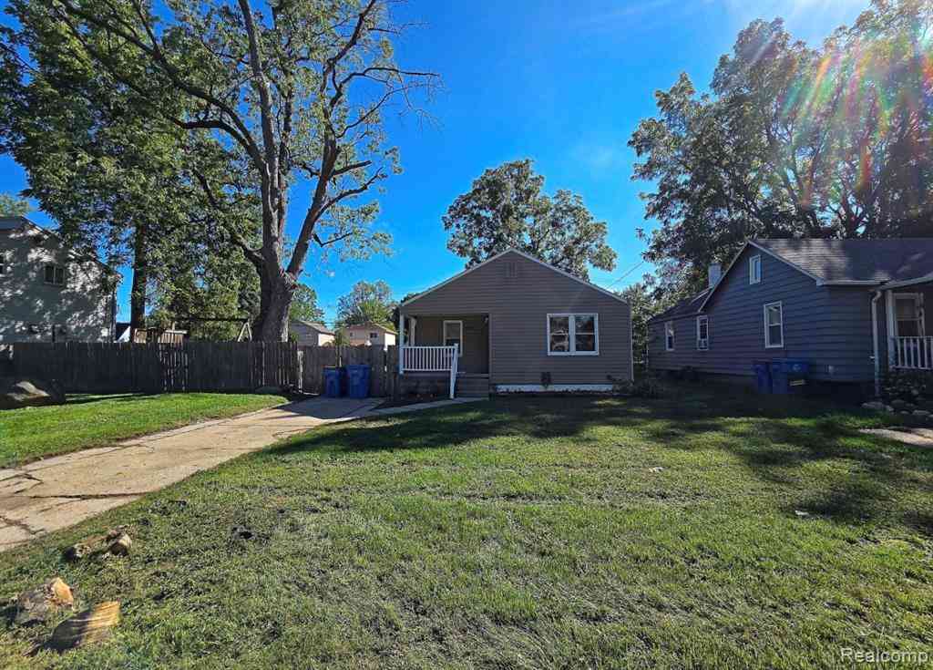 Homes For Sale - 8280 Fenton Street <br/> Wayne County, Dearborn Heights, MI 48127