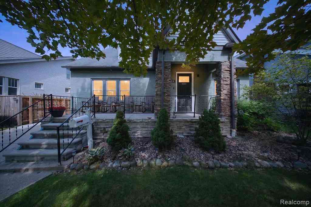 Homes For Sale - 224 W Maplehurst Street <br/> Ferndale, MI 48220