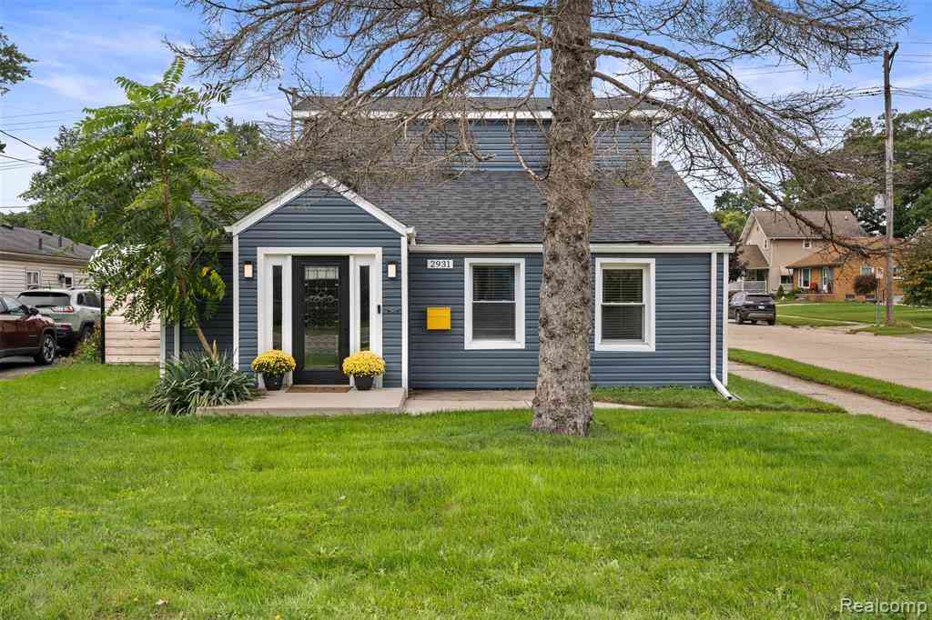 Homes For Sale - 2931 Rochester Road <br/> Royal Oak, MI 48073
