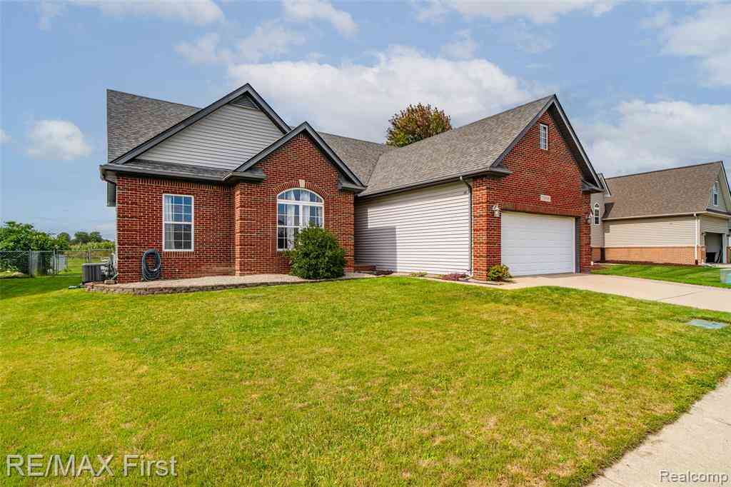 Homes For Sale - 70845 Natures Way <br/> Macomb County, Richmond, MI 48062