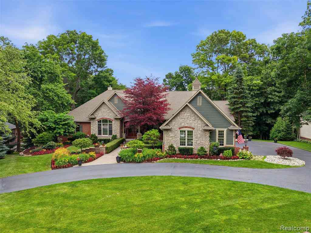 Homes For Sale - 6146 Windstone Lane <br/> Oakland County, Clarkston, MI 48346