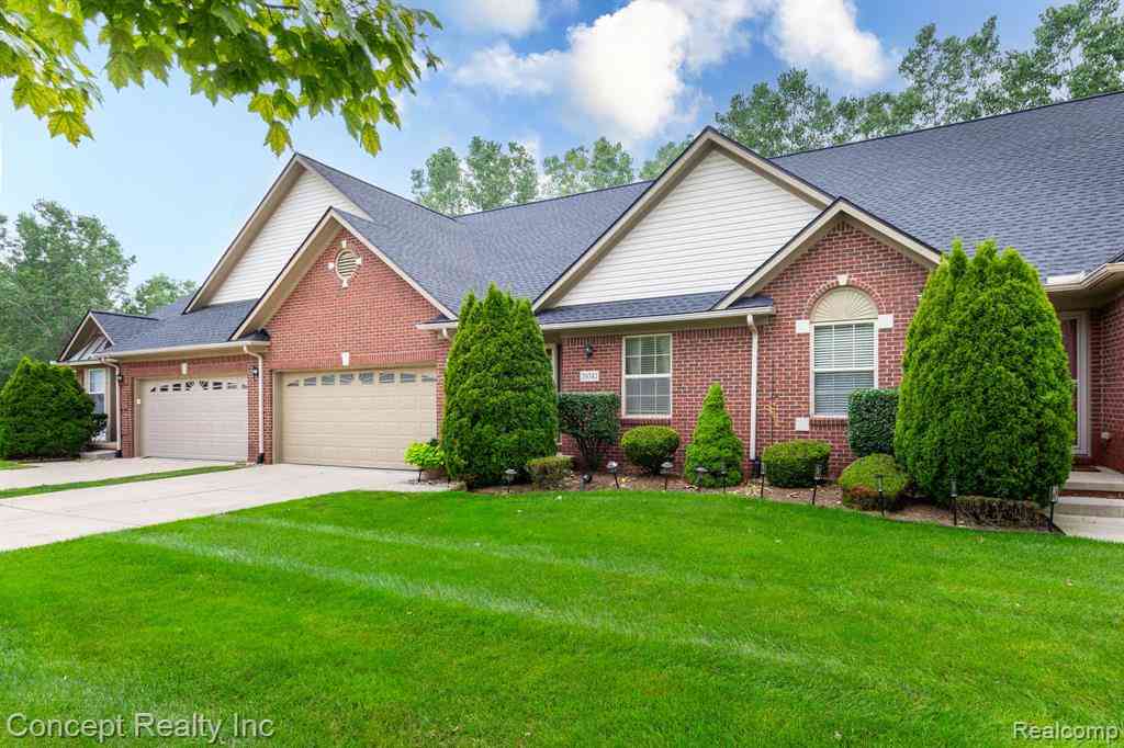 Condo For Sale - 20742 Doves Pointe Drive <br/> Wayne County, Romulus, MI 48174