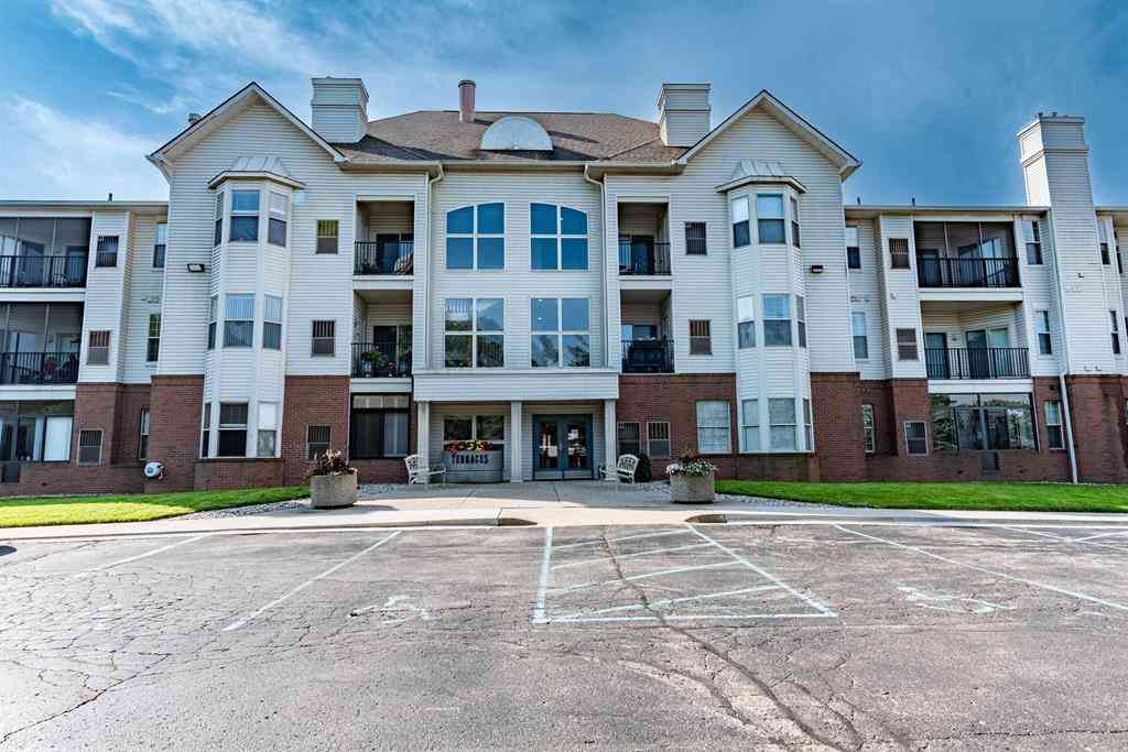 Condo For Sale - 39178 Hayes Road <br/> Clinton Township, MI 48038