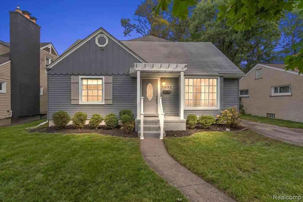Homes For Sale - 1022 Lawndale Drive <br/> Royal Oak, MI 48067