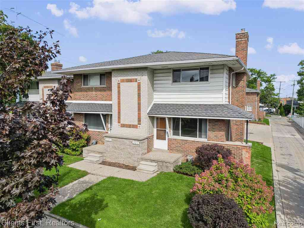 Condo For Sale - 11274 Middlebelt Road <br/> Livonia, MI 48150