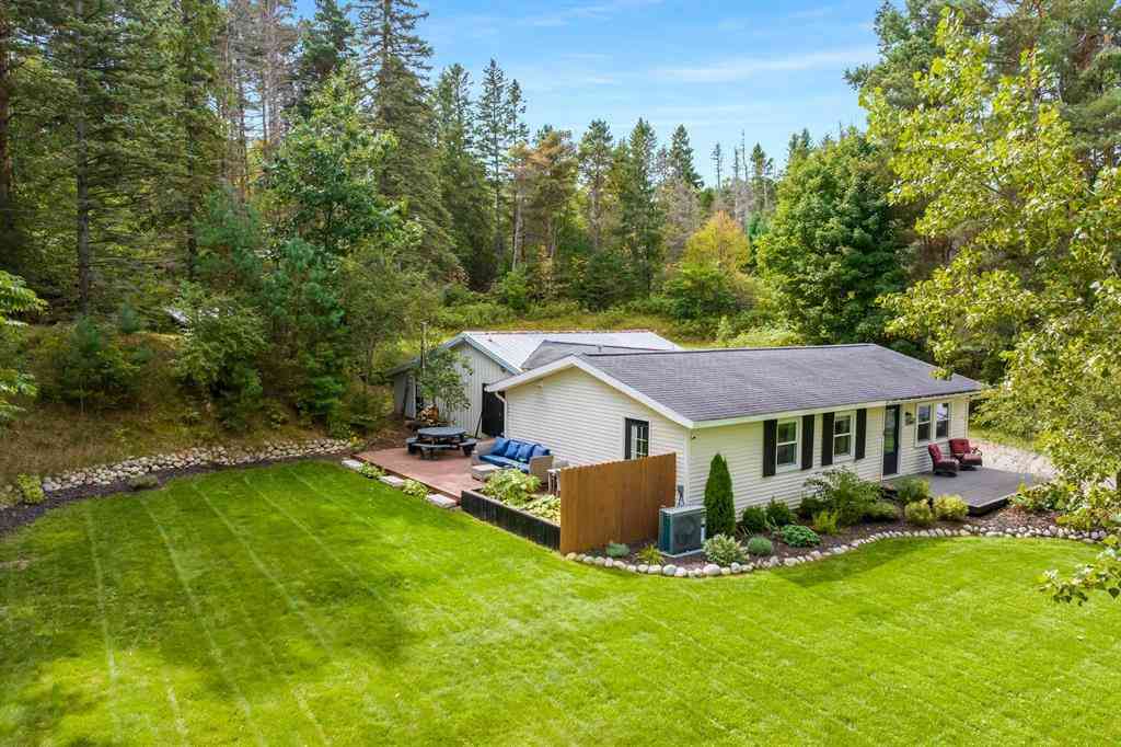 Homes For Sale - 8926 E Bingham  <br/> Traverse City, MI 49684