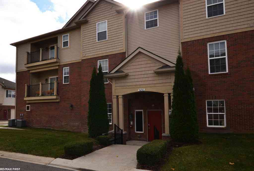 Condo For Sale - 5656 Flagstaff Pines Drive <br/> Macomb County, Shelby, MI 48317