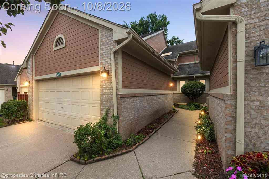 Condo For Sale - 9327 Eastwind Drive <br/> Livonia, MI 48150