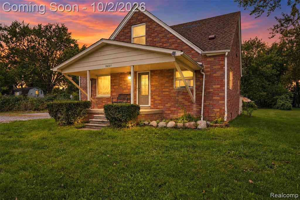 Homes For Sale - 18287 Inkster Road <br/> Brownstown, MI 48174