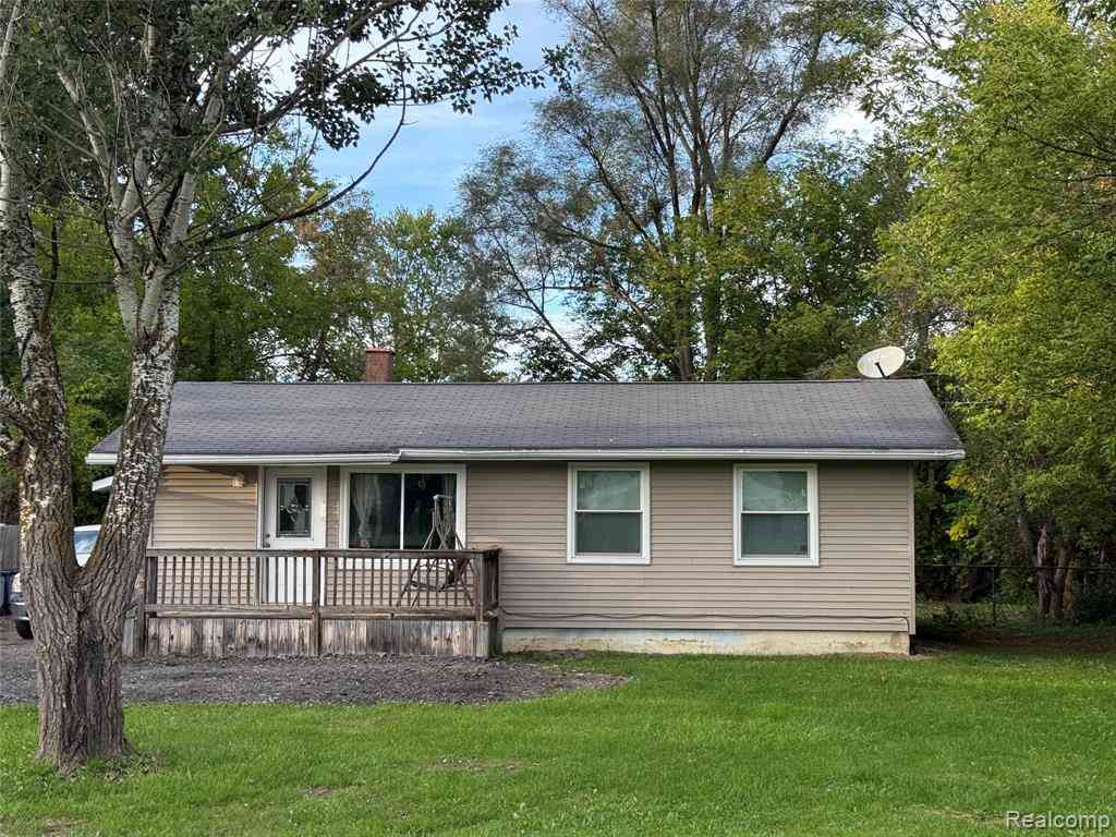 Homes For Sale - 5489 Avis Drive <br/> Genesee County, Burton, MI 48519