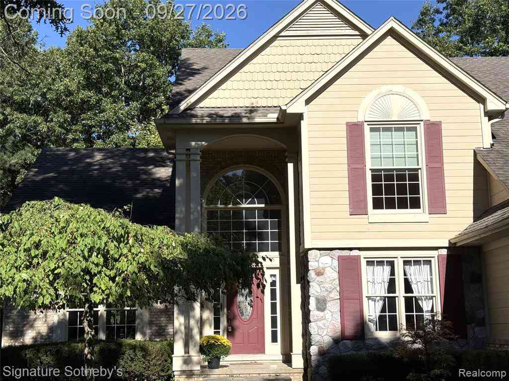Homes For Sale - 7250 Aaronway Drive <br/> West Bloomfield, MI 48324