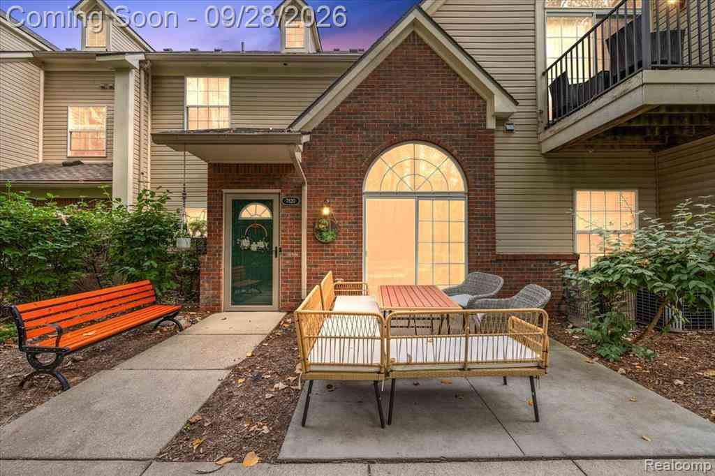 Condo For Sale - 7820 Marie Drive <br/> Shelby Twp, MI 48316