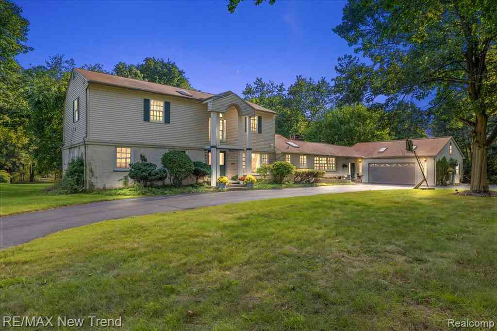 Homes For Sale - 1450 Lenox Road <br/> Bloomfield Hills, MI 48304
