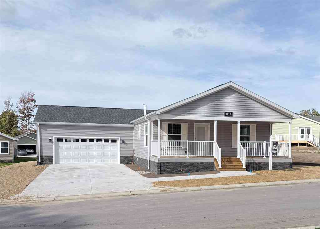 Homes For Sale - 1413 New Horizons Trail <br/> Traverse City, MI 49686