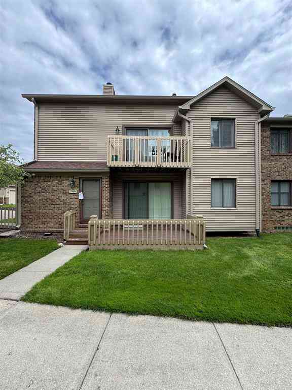 Condo For Sale - 7930 Woodingham Drive <br/> West Bloomfield, MI 48322