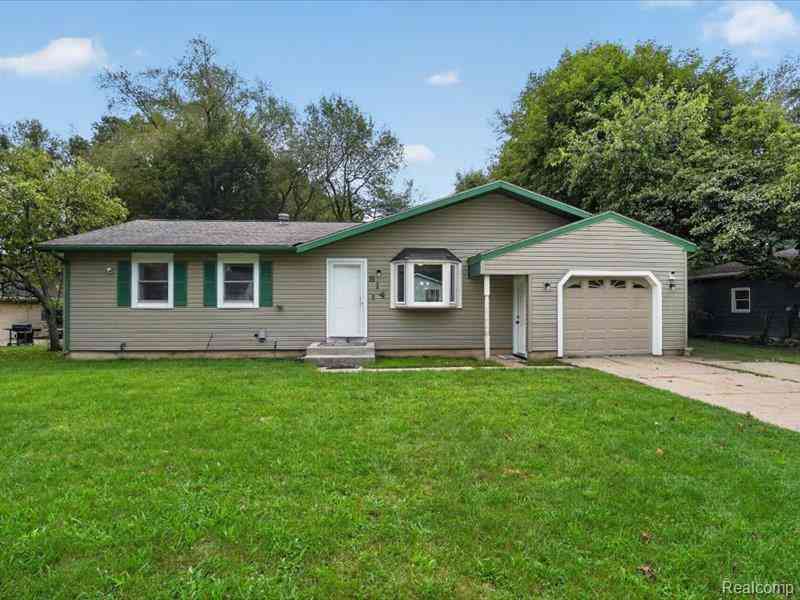 Homes For Sale - 814 Huntington Boulevard <br/> Calhoun County, Albion, MI 49224