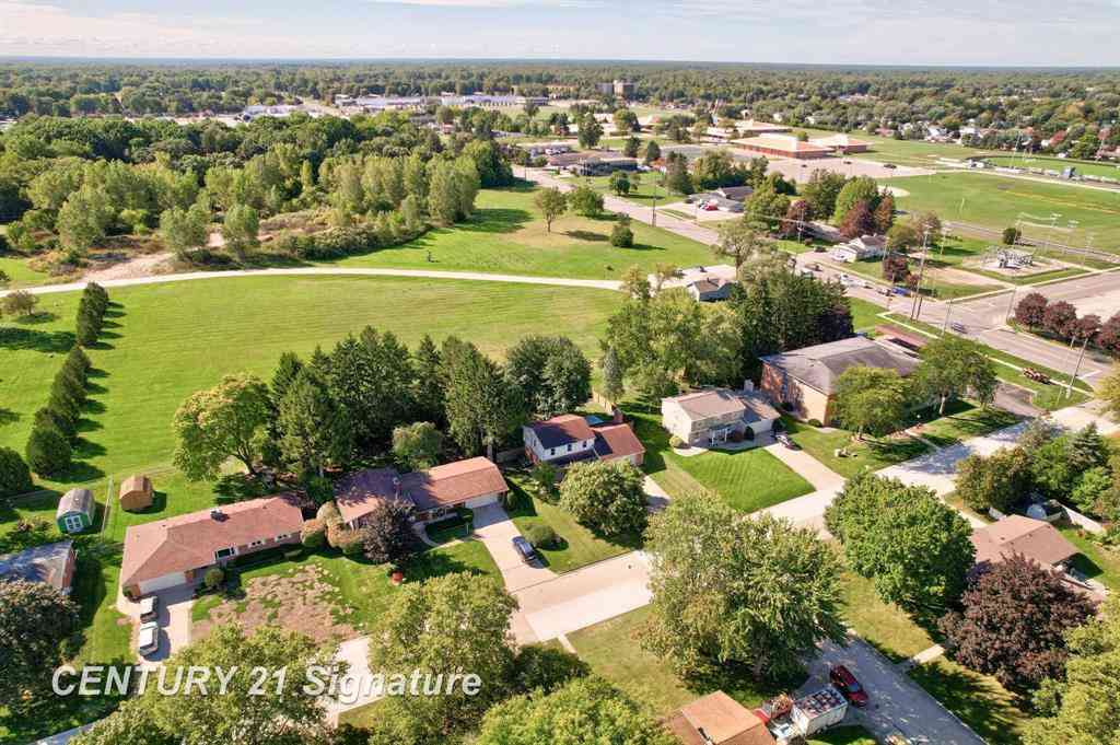Homes For Sale - 4925 Century Drive <br/> Saginaw, MI 48638