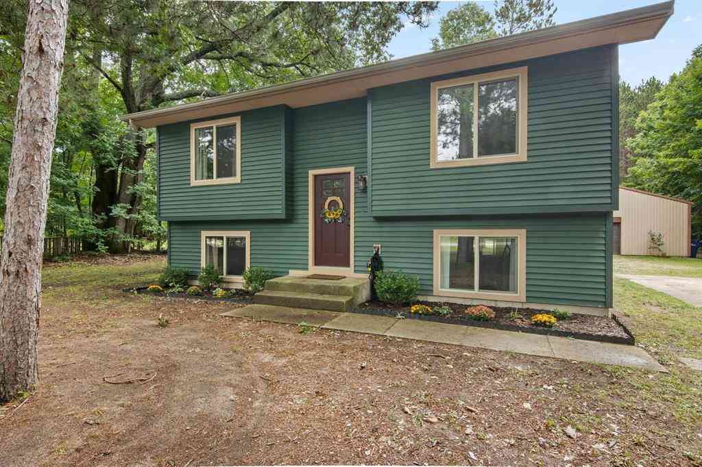 Homes For Sale - 4948 Red Oaks Drive <br/> Traverse City, MI 49685