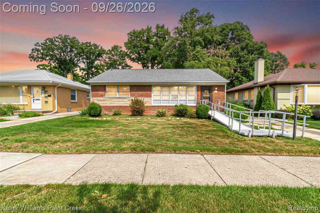 Homes For Sale - 2425 Derby Road <br/> Troy, MI 48084
