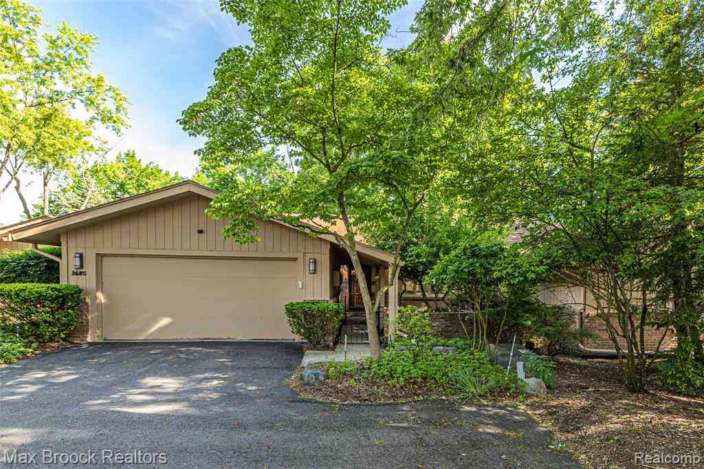 Condo For Sale - 3685 Quail Hollow Drive <br/> Bloomfield Hills, MI 48302