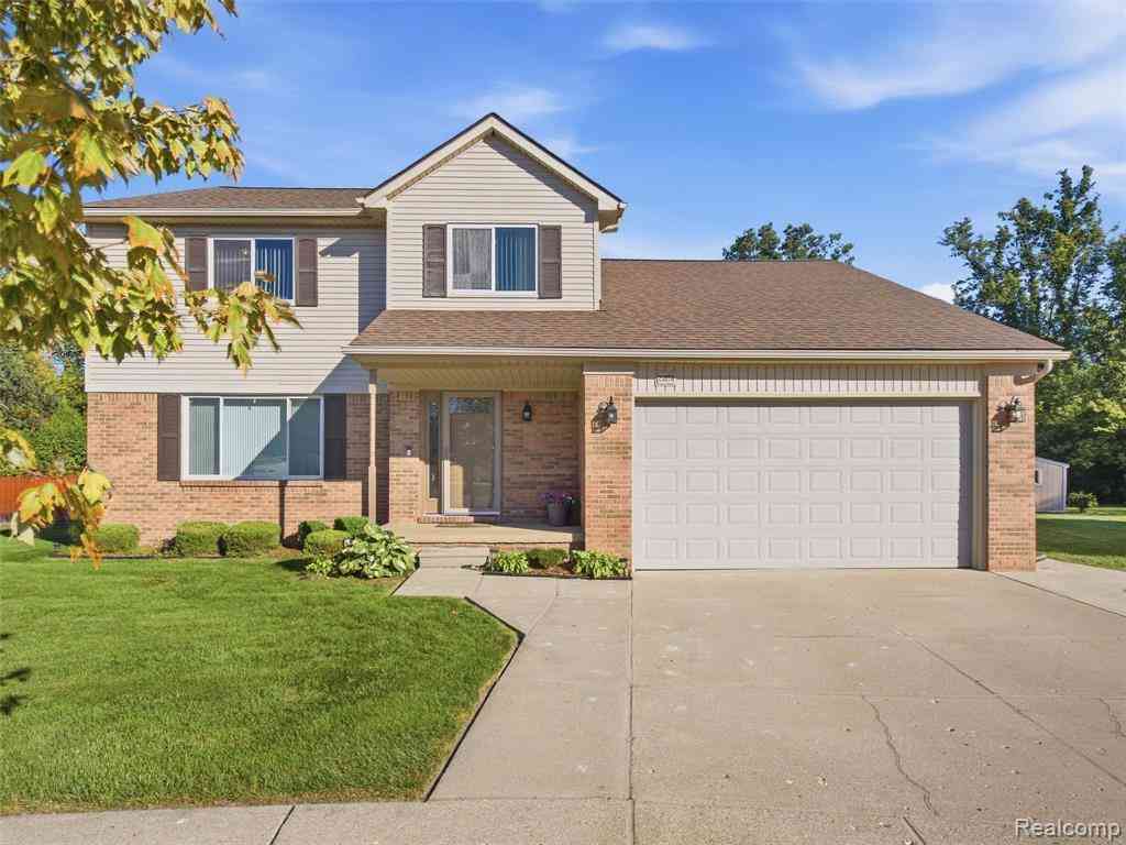 Homes For Sale - 21870 Kentucky Court <br/> Macomb County, Clinton Twp, MI 48035