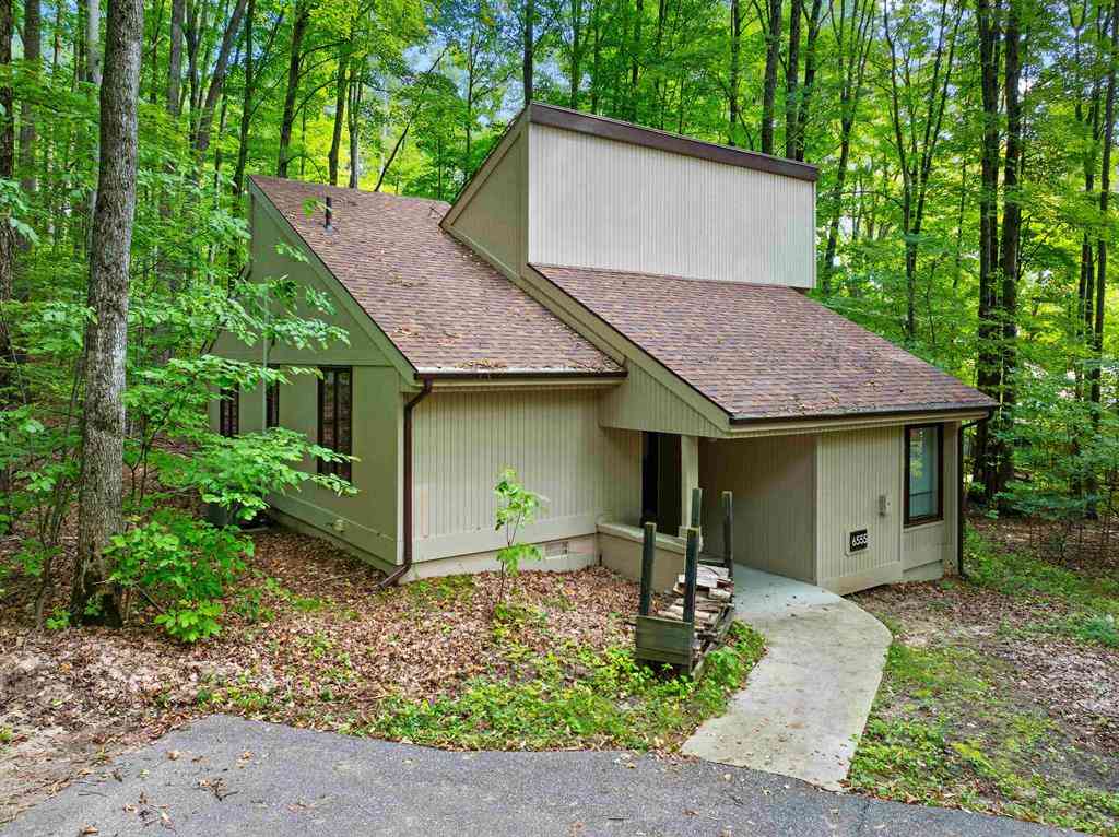 Condo For Sale - 6555 Kliffendorf Drive <br/> Antrim County, Bellaire, MI 49615