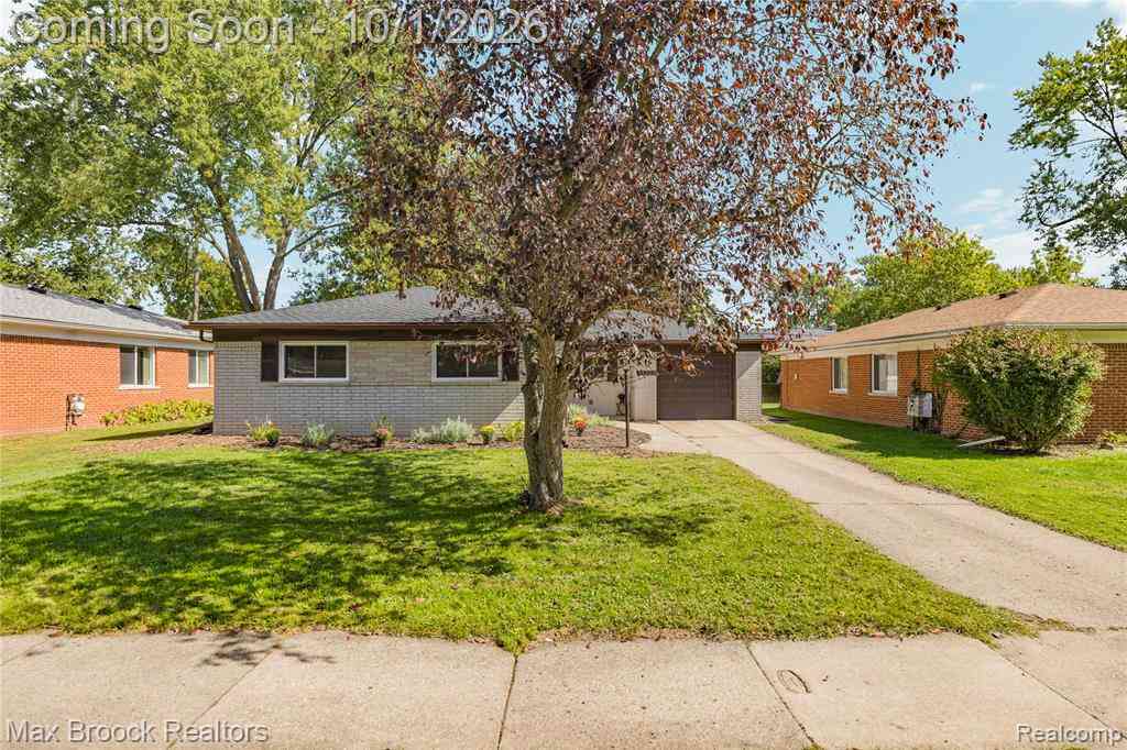 Homes For Sale - 23244 Tuck Road <br/> Oakland County, Farmington Hills, MI 48336