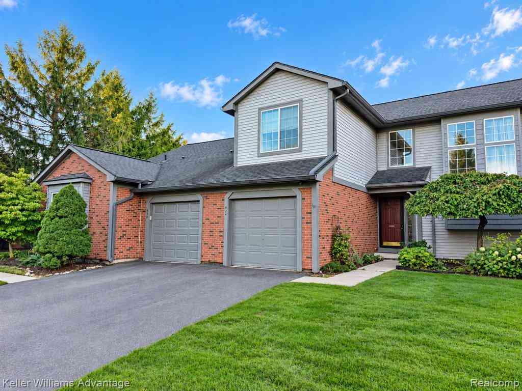 Condo For Sale - 524 Winwood Circle <br/> Walled Lake, MI 48390