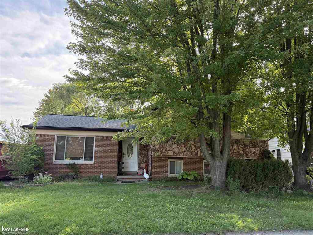 Homes For Sale - 43268 Hartwick Drive <br/> Sterling Heights, MI 48313