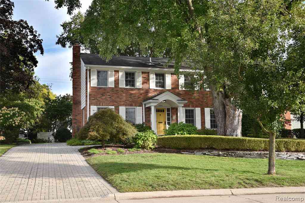 Homes For Sale - 1754 Fairway Drive <br/> Birmingham, MI 48009