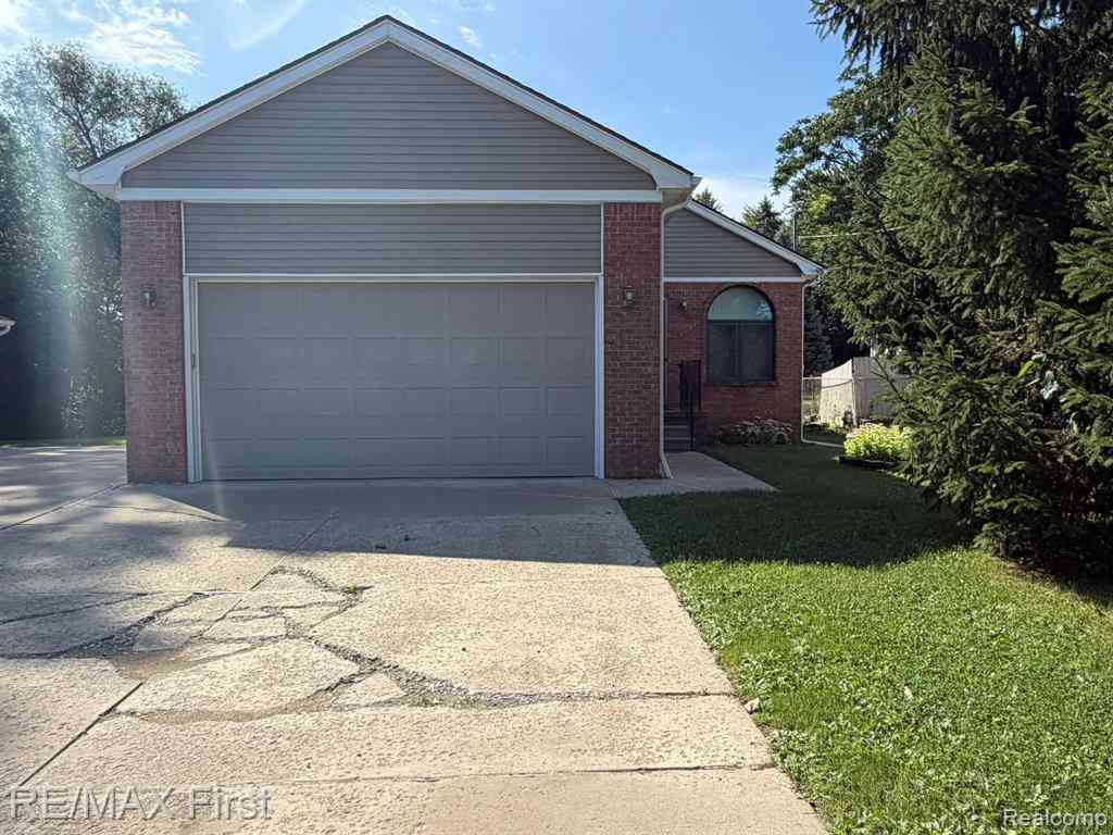 Homes For Rent - 3055 W Auburn Road <br/> Rochester, MI 48309