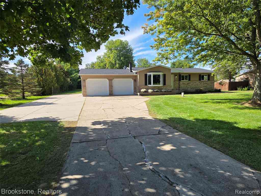 Homes For Sale - 7379 N Linden Road <br/> Genesee County, Mount Morris, MI 48458