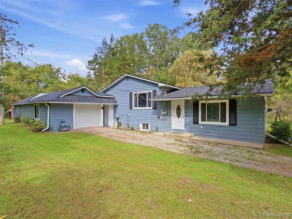 Homes For Sale - 2791 Carpenter Road <br/> Lapeer, MI 48446