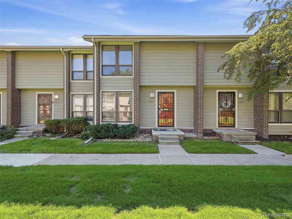 Condo For Sale - 20937 Sherman Avenue <br/> Oakland County, Southfield, MI 48033